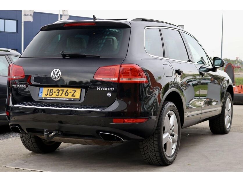 Volkswagen Touareg 3.0 TSI Hybrid Highline | PANO | LEER | LED | XENON