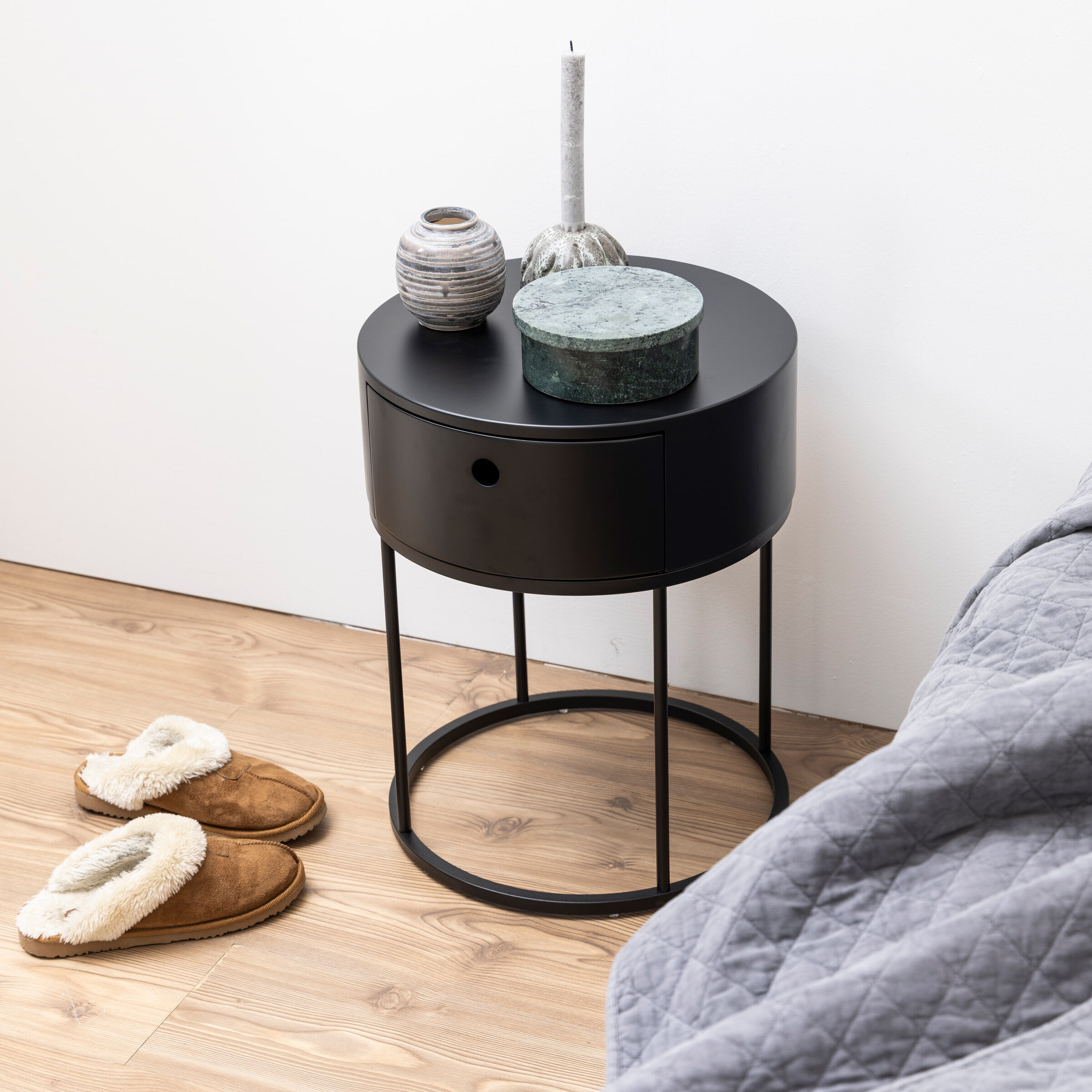 Bendt Rond Nachtkastje Gaga met lade - Zwart - 5713941316684