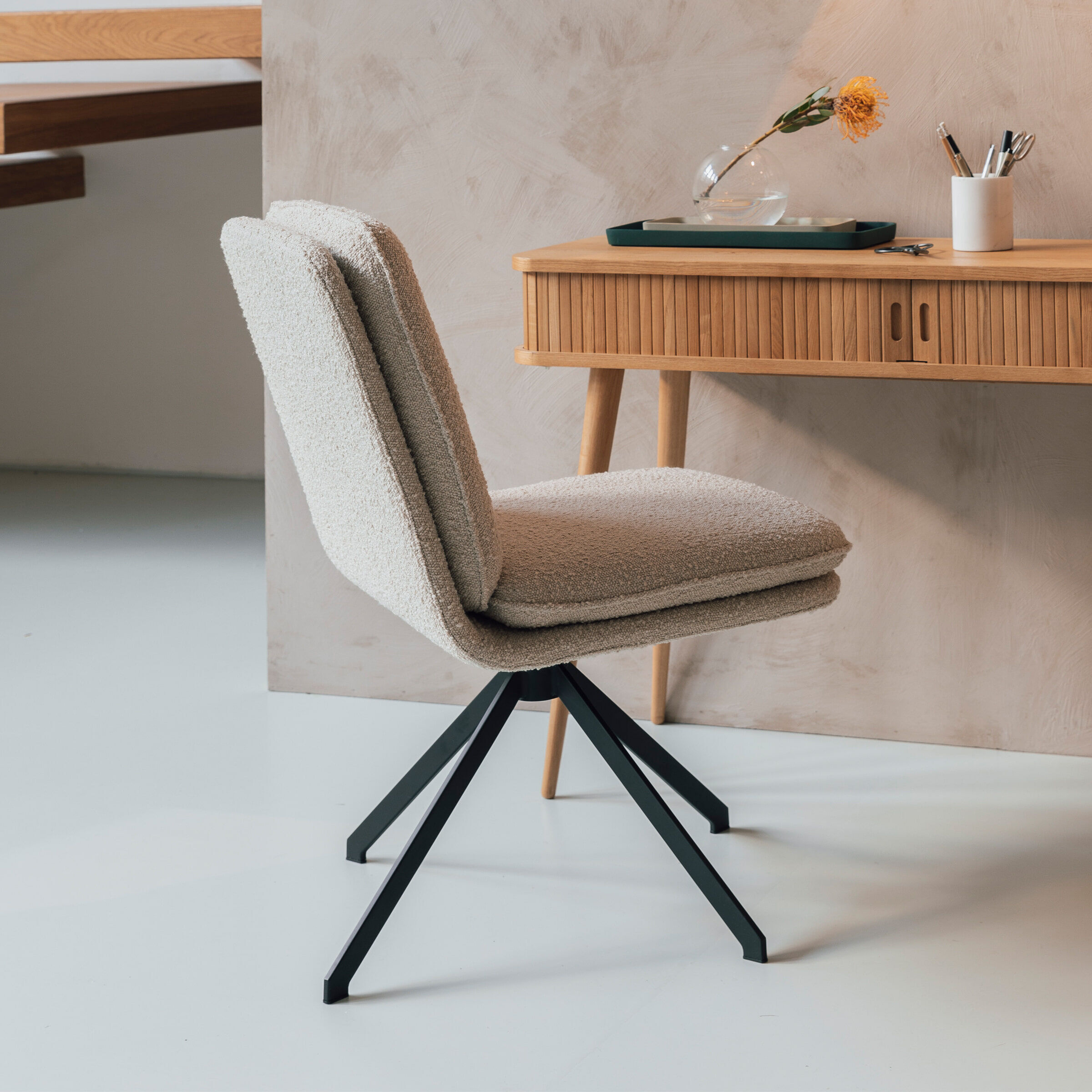 Zuiver Draaibare Eetkamerstoel Tyler Bouclé - Beige - 8718548065437