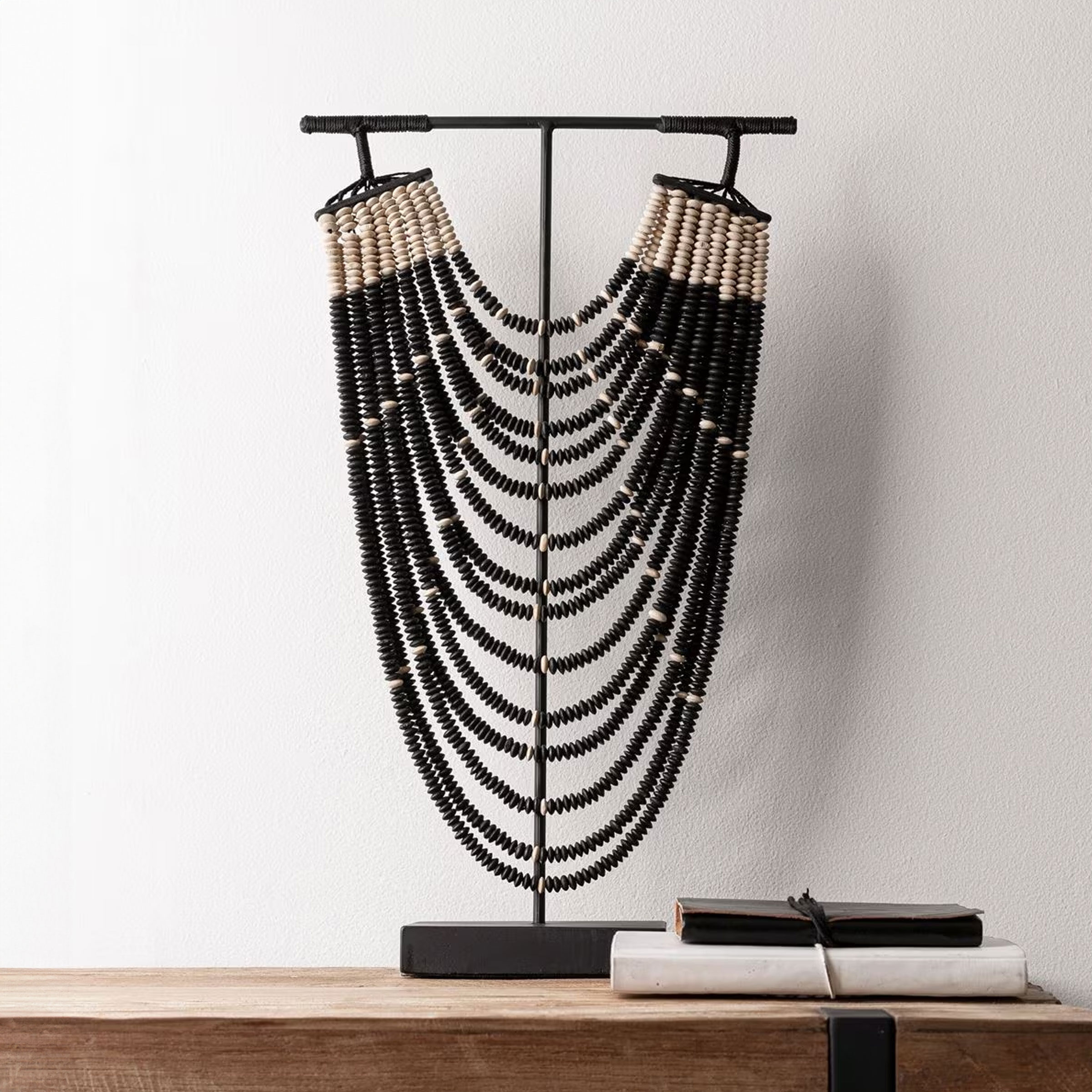 MUST Living Ornament Magic Black Houten kralen, 51cm hoog - Zwart - 8720146508155