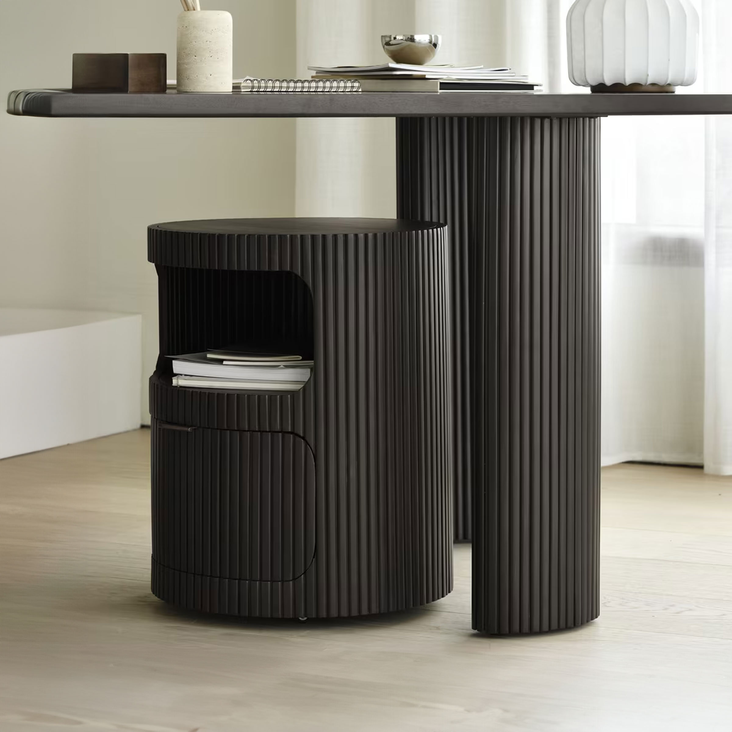 Ethnicraft Ladekast Boomerang Gevernist Mahoniehout, Met 1 lade - Donkerbruin - Rond - 5404023621450