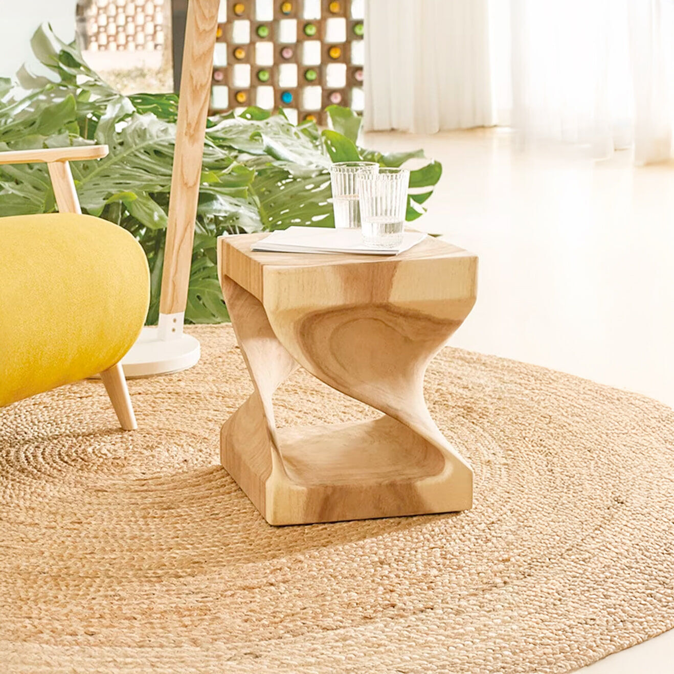 Kave Home Bijzettafel Hakon 30cm, met open binnenkant - Naturel - Vierkant - 8433840477664