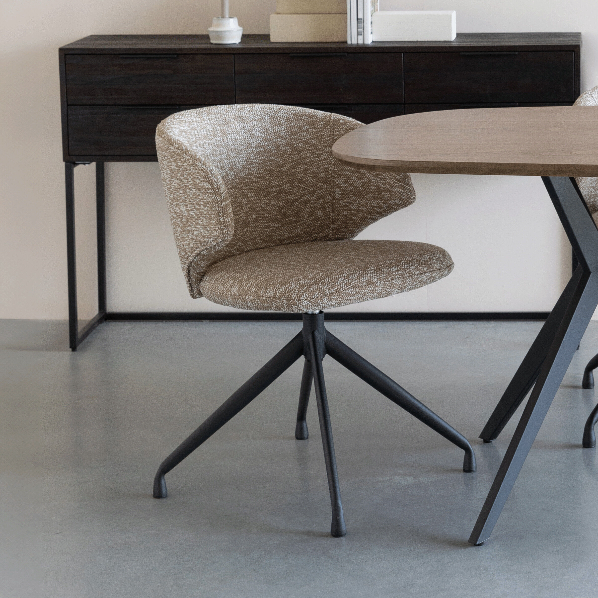 ZILT Draaibare Eetkamerstoel Azra Bouclé - Bruin - 9507643897338