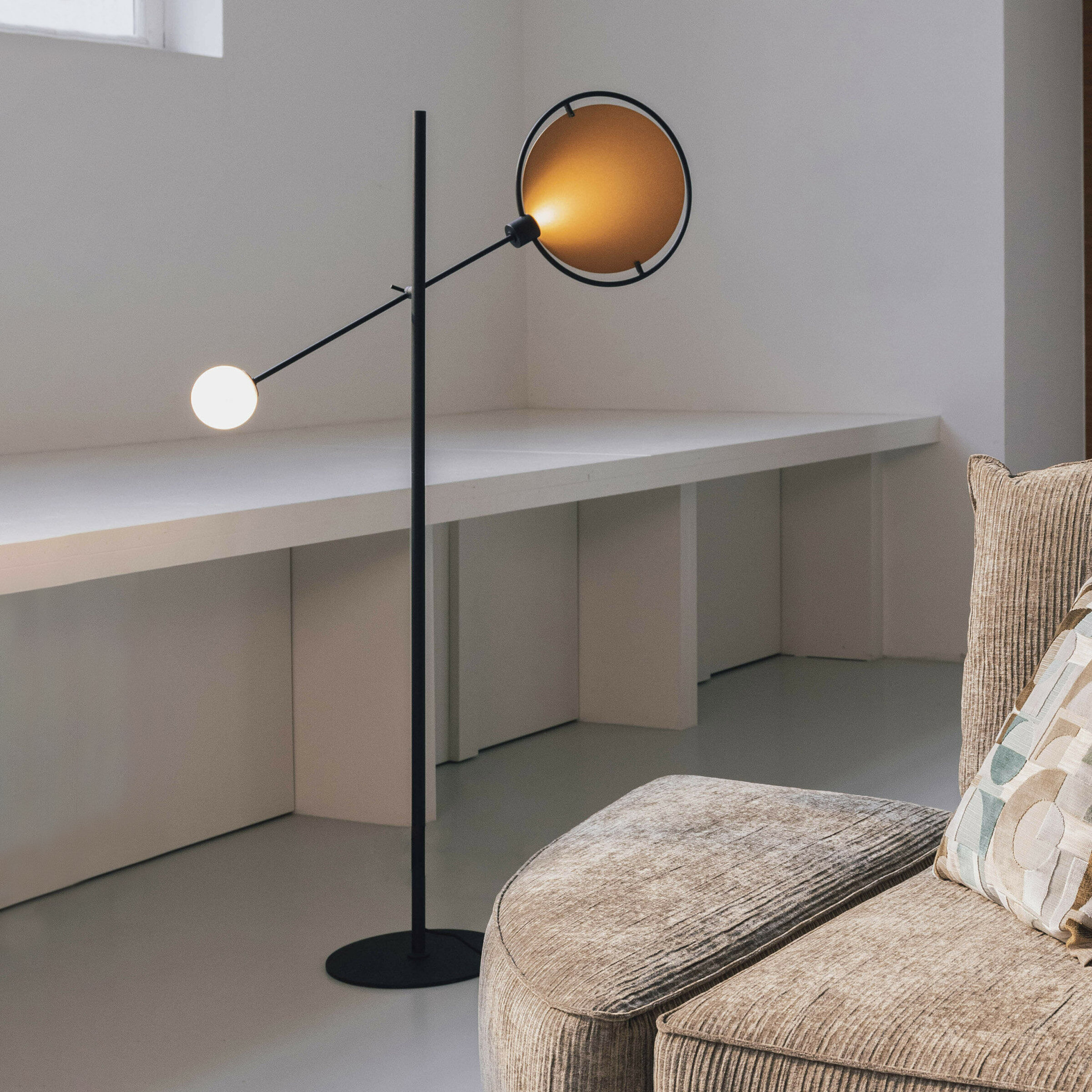 Zuiver Vloerlamp Sirius 140cm - Zwart/Goud - 8718548066625