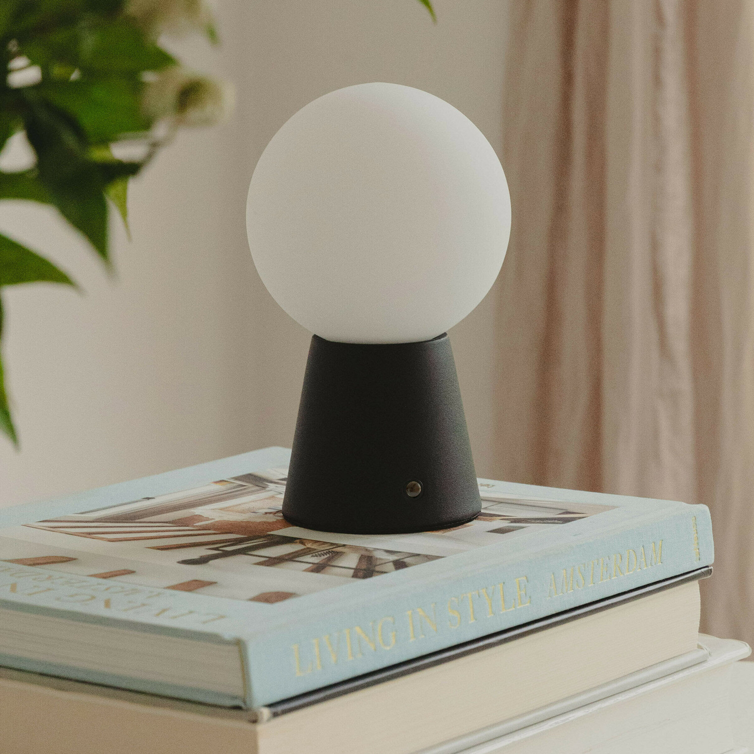 Zuiver Tafellamp Stellar Oplaadbaar, 20cm - Zwart - 8718548069367