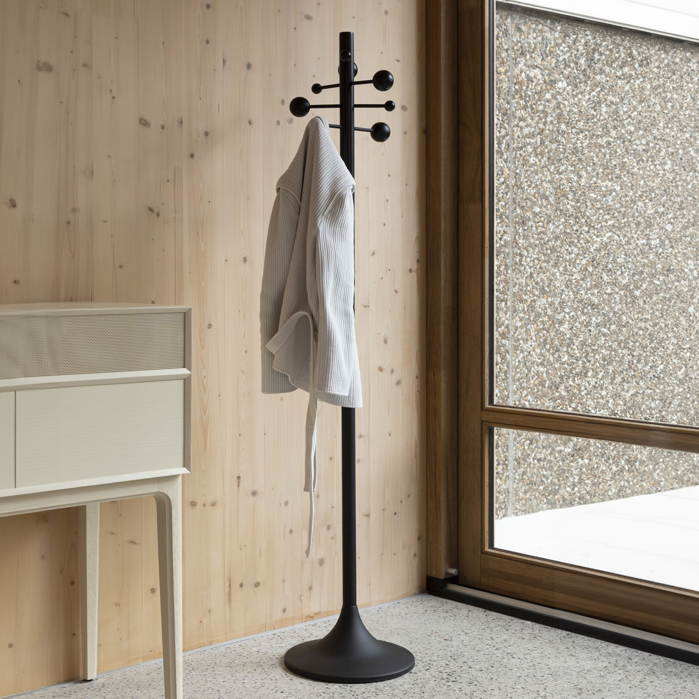 Zuiver Kapstok Jason Rubberhout, 175cm hoog - Zwart - 8718548073036