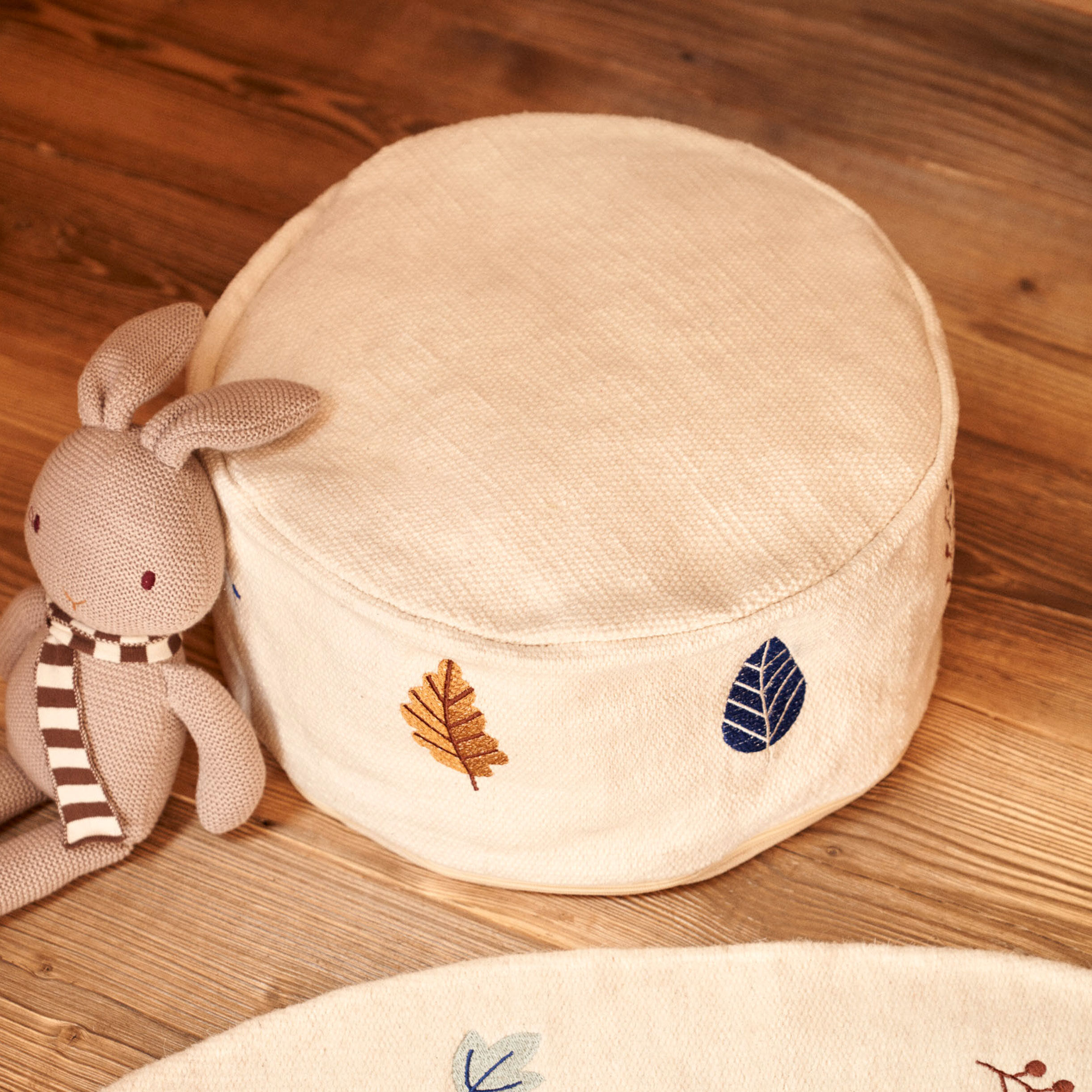 Kave Home Poef Yanil 40cm - Wit - 8433840845029