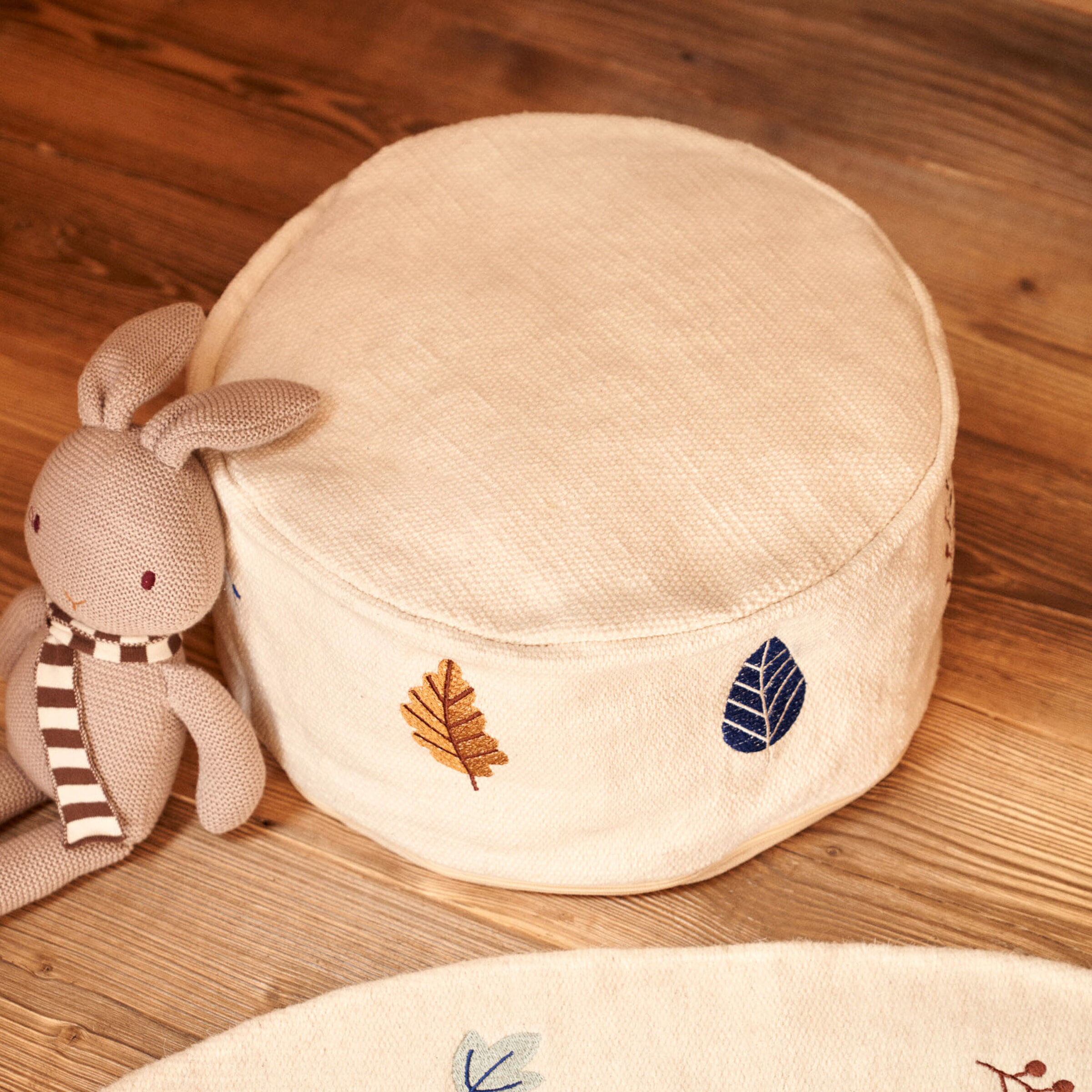 Kave Home Poef Yanil 40cm - Wit - 8433840845029