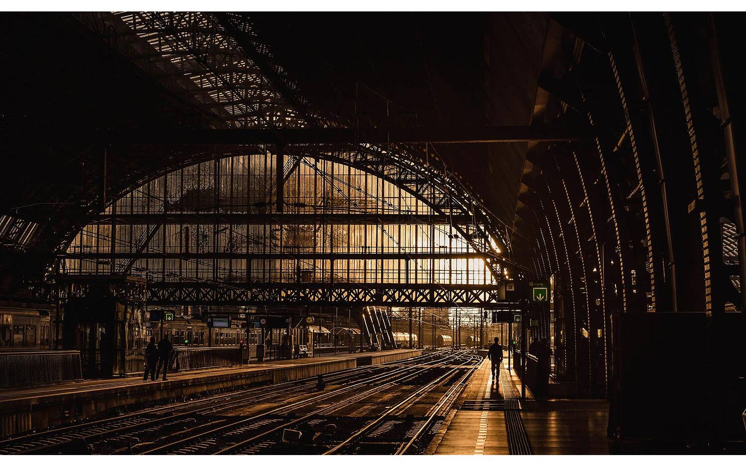 Goossens Schilderij The Station, 118 x 70 cm - 8718823250275